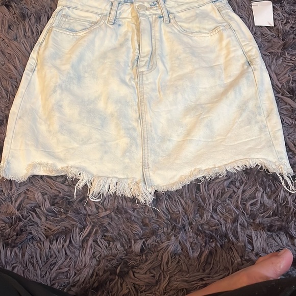 Paige Acid Wash Denim Mini Skirt 25.  Excellent condition - Picture 3 of 7
